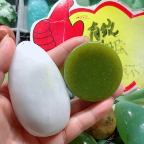 蛇纹石玉未镶嵌手把件
