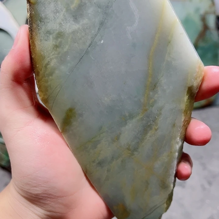 喵***球颈饰未镶嵌翡翠纯天然缅甸翡翠