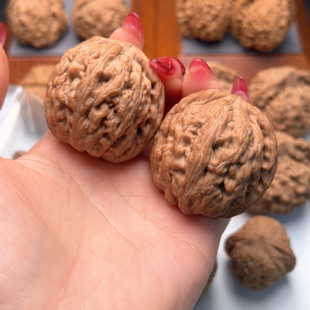 文玩核桃把件红锦鲤43