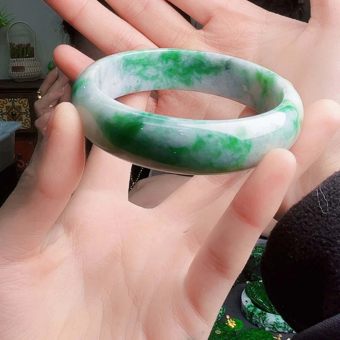 颈饰未镶嵌翡翠多样性