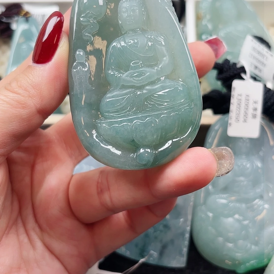 翡翠颈饰未镶嵌人*大日