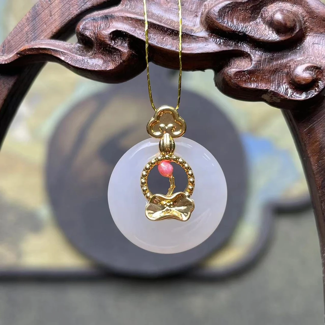 【菡萏】999足金和田玉莲花平安扣吊坠27*22mm（赠链）多样性发一