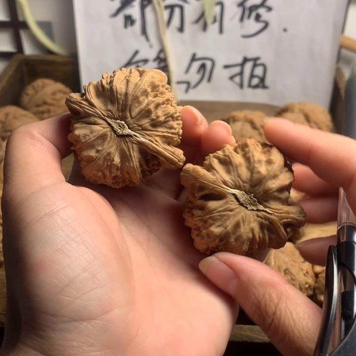 吊坠文玩核桃胖***个白狮子