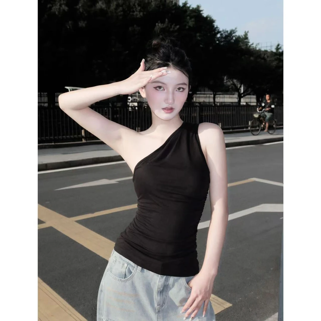 1LIYUNER侧腰抽皱斜下摆真黄牛角扣衔接单肩上衣