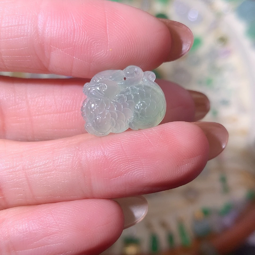 翡翠未镶嵌颈饰晴水麒麟兽吊坠