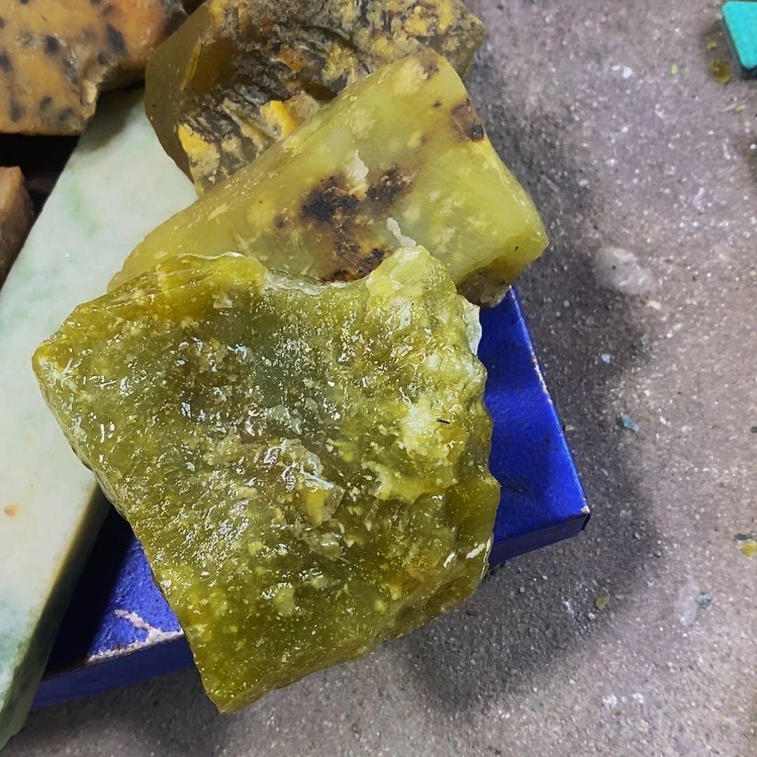 岫玉未镶嵌珠宝奇石无*