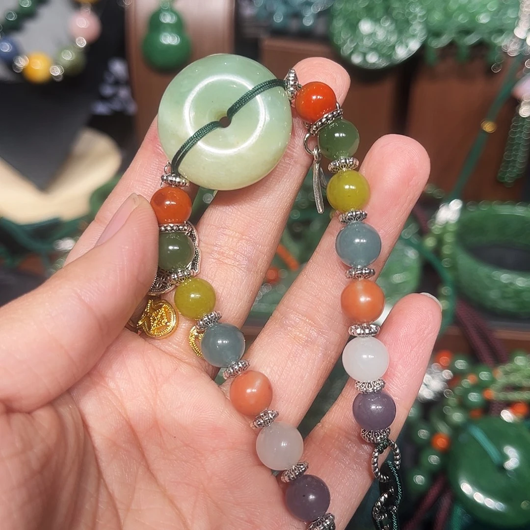 颈饰未镶嵌和田玉（糖玉）