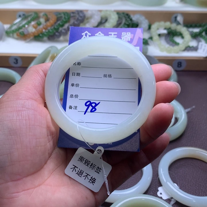 和田玉未镶嵌手镯55