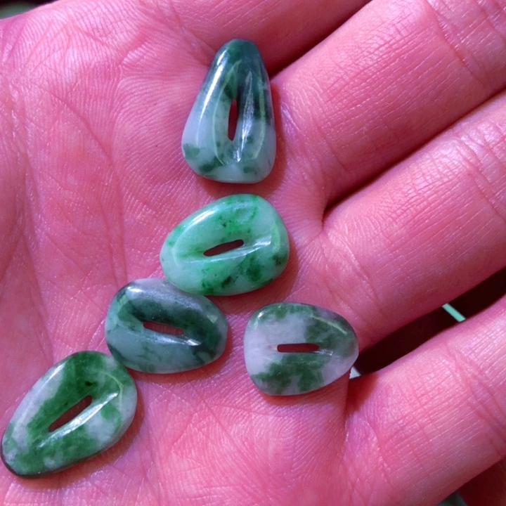 翡翠未镶嵌颈饰天然a货翡翠