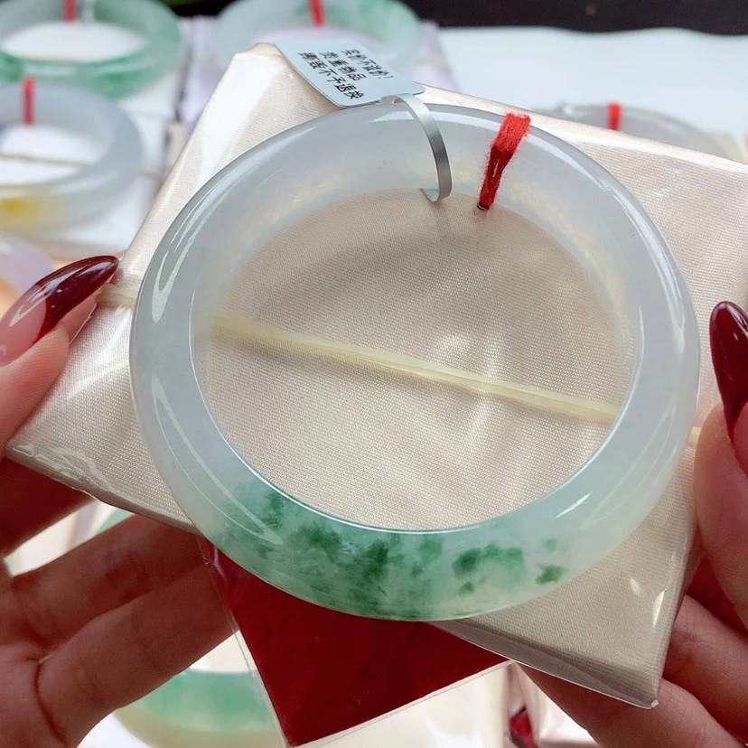 【闪购商品】翡翠手镯未镶嵌56.5 白冰绿花 灵