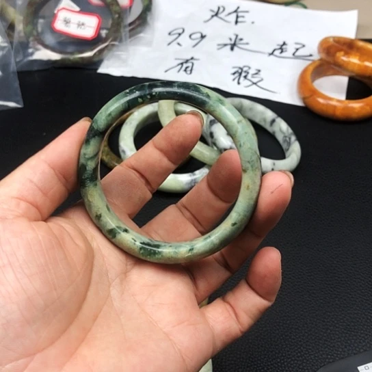 未镶嵌蛇纹石玉手镯大****肉