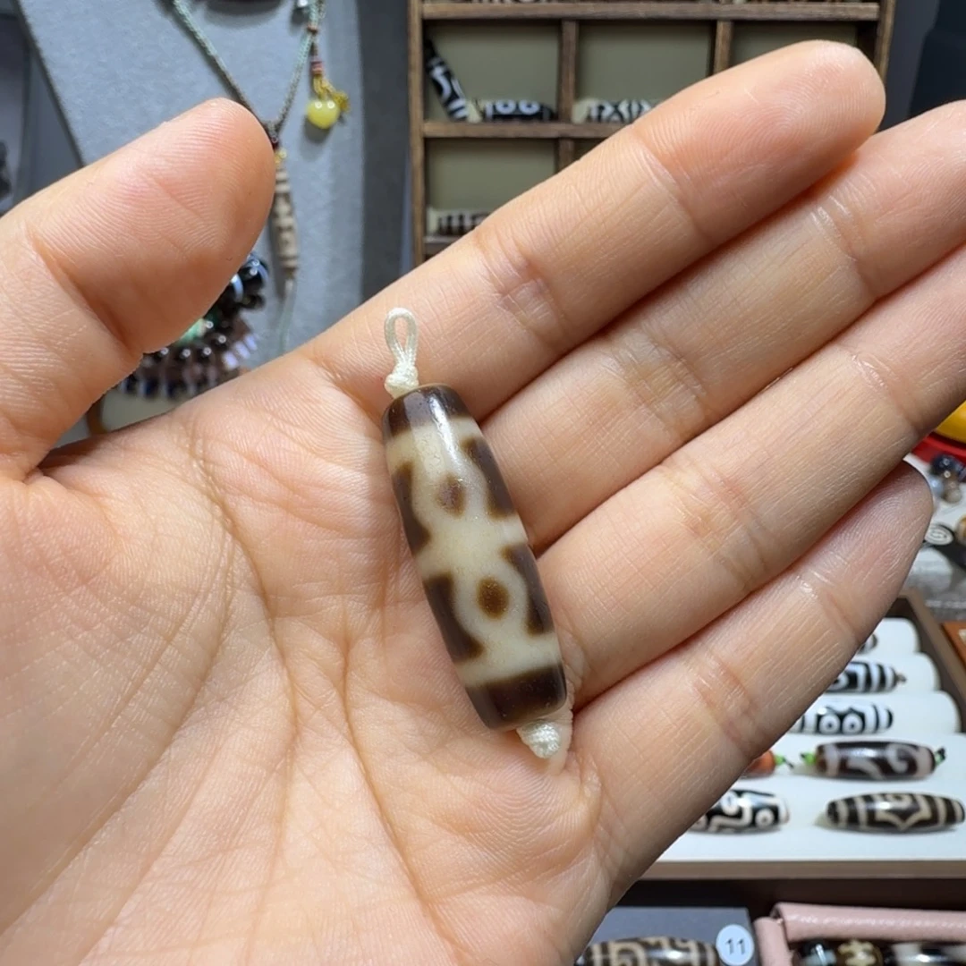 王***鱼玛瑙/玉髓未镶嵌颈饰