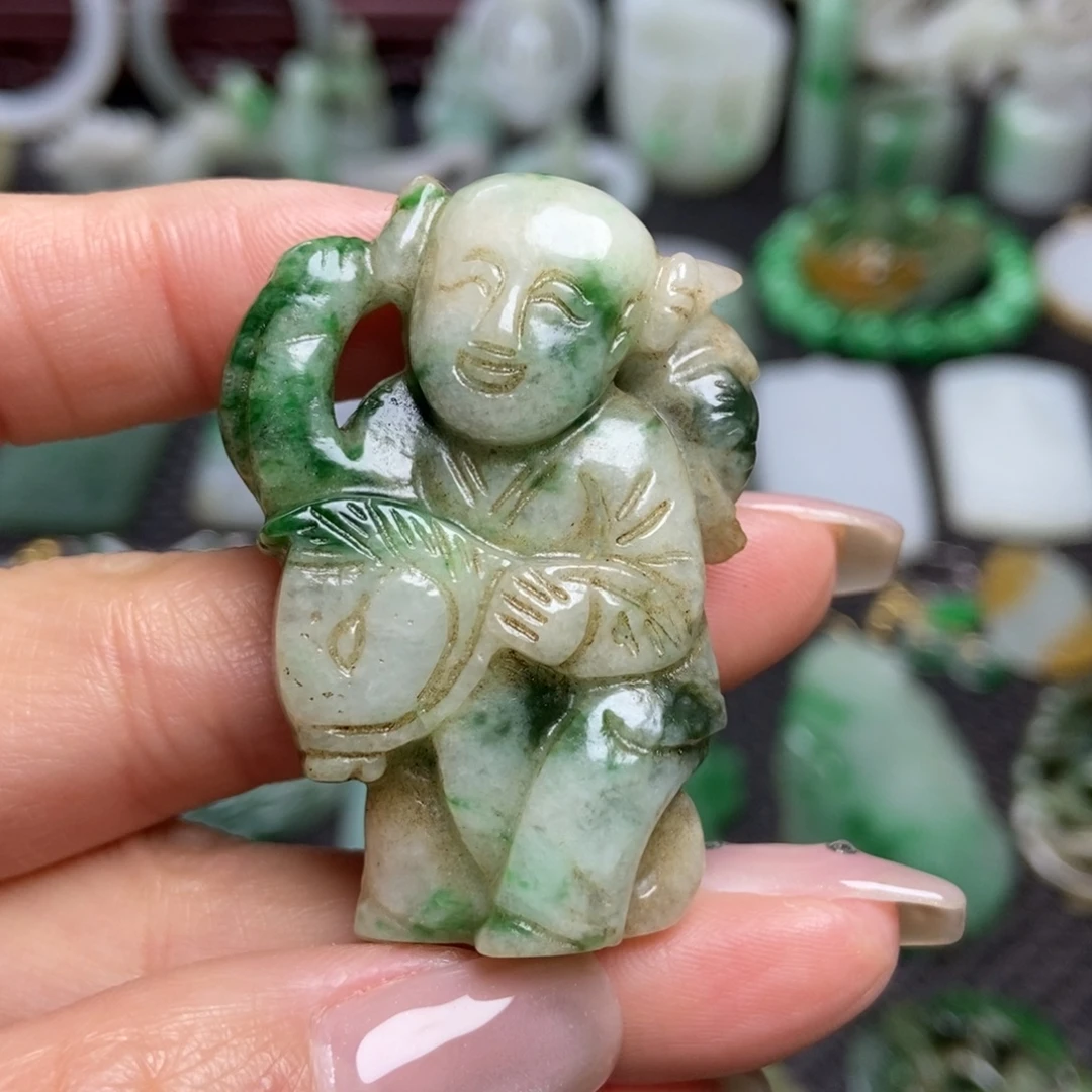 翡翠未镶嵌挂件清