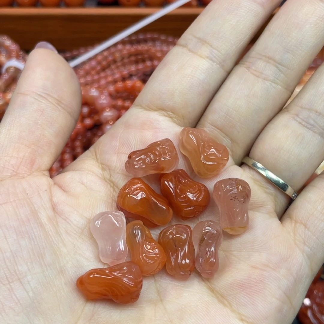 南红玛瑙未镶嵌颈饰白菜