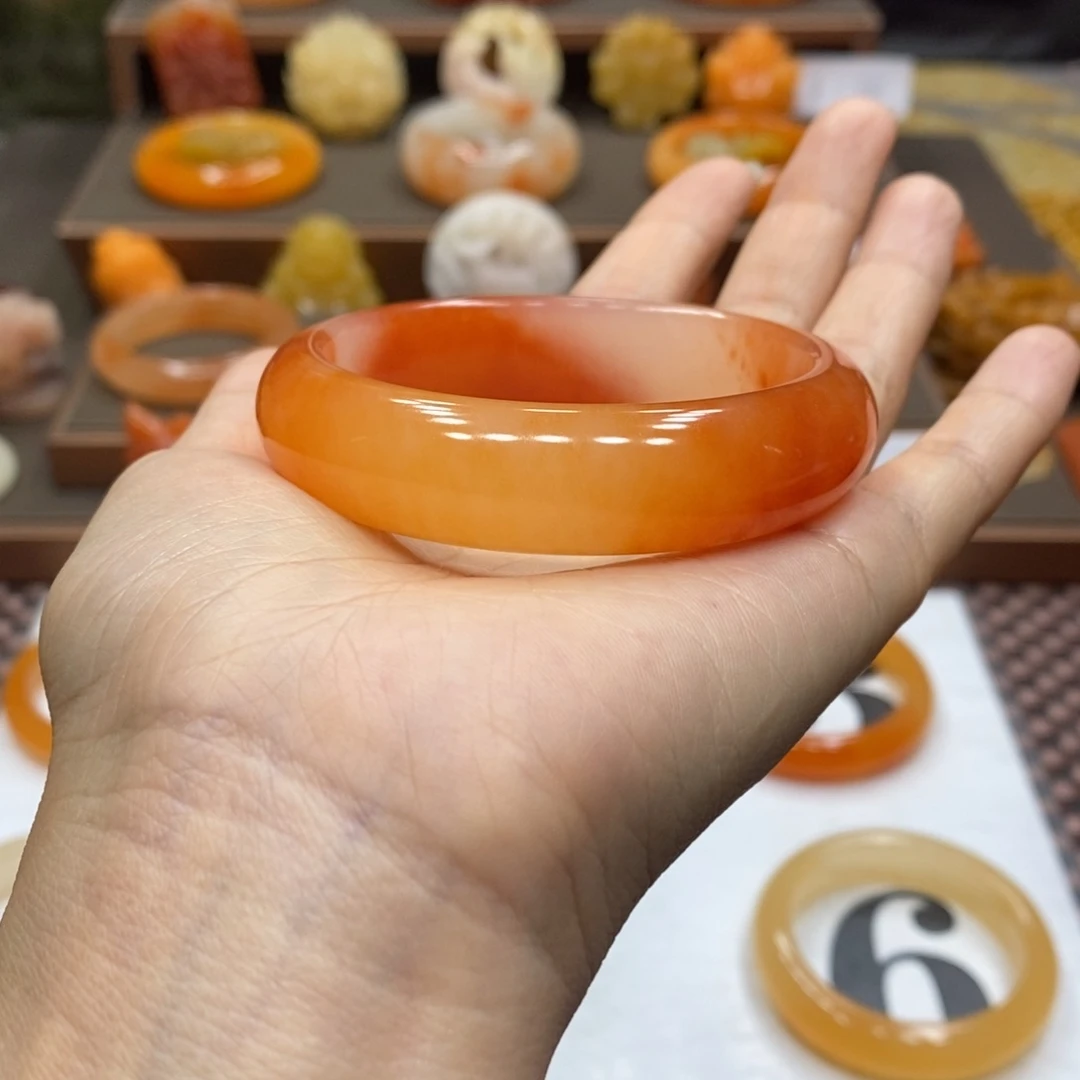 婷***婷石英质玉（黄龙玉）未镶嵌手镯