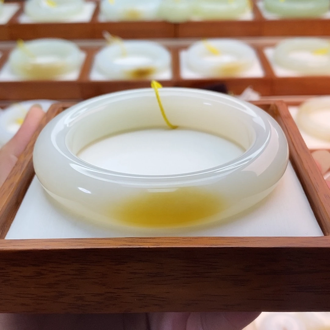 手链未镶嵌和田玉（糖玉）