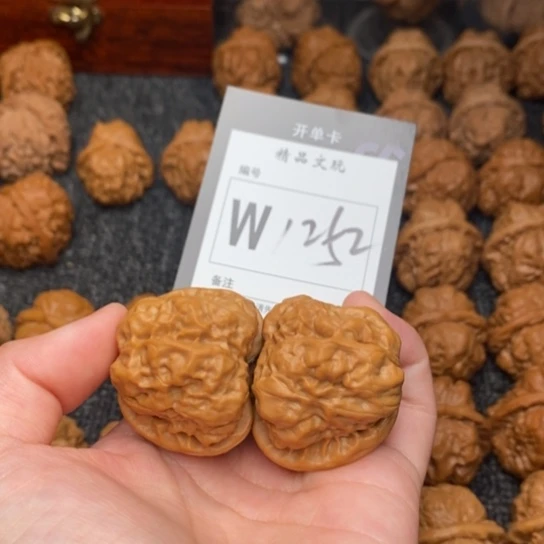 吊坠桃核我是第一百38