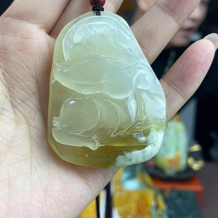蛇纹石玉未镶嵌颈饰