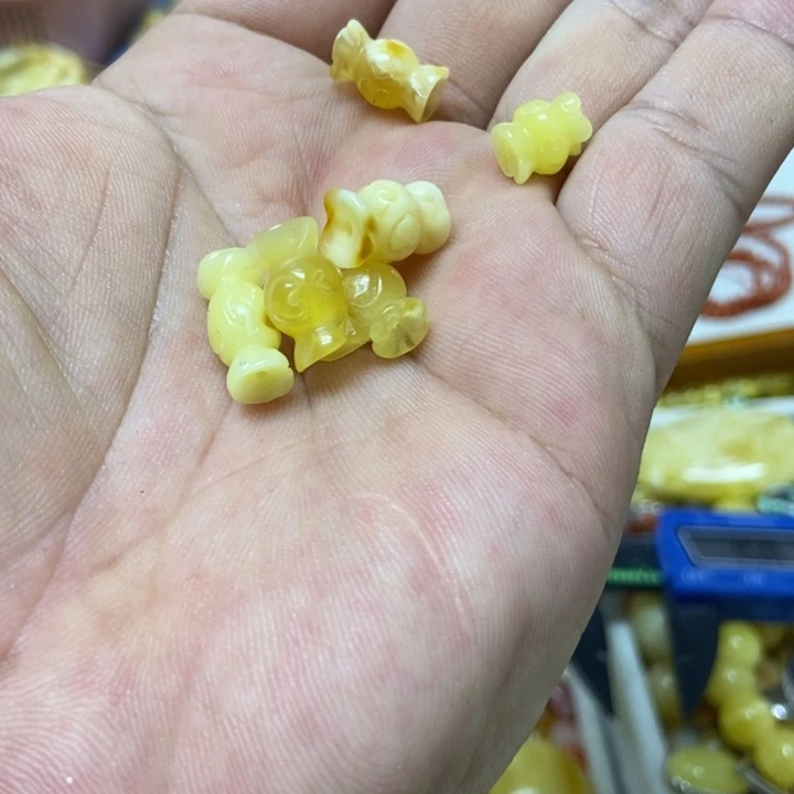 蜜蜡未镶嵌裸石多样性发货其三