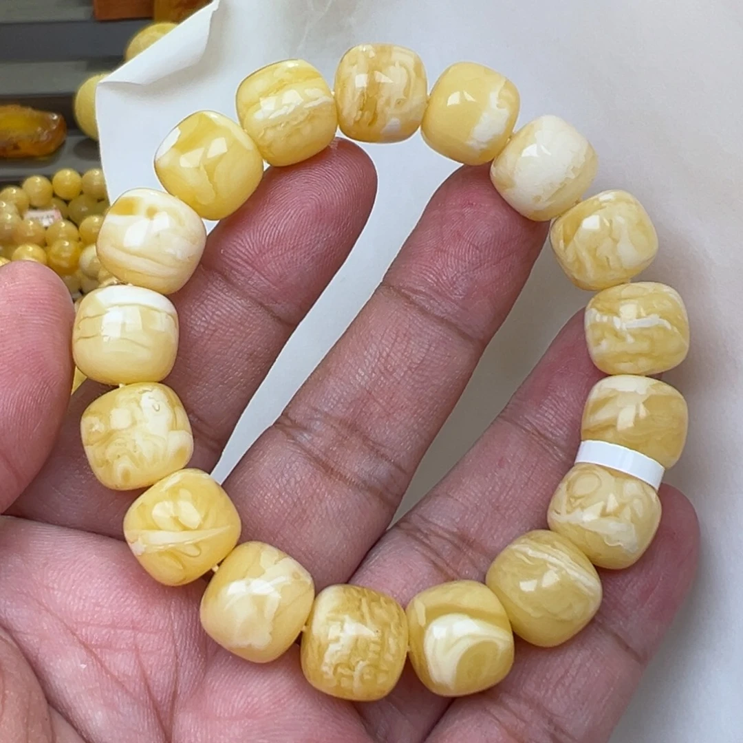 蜜蜡未镶嵌裸石13加23克