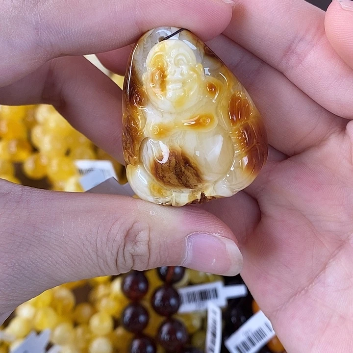 蜜蜡未镶嵌珠宝奇石