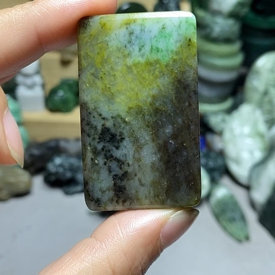 独山玉未镶嵌珠宝半成品