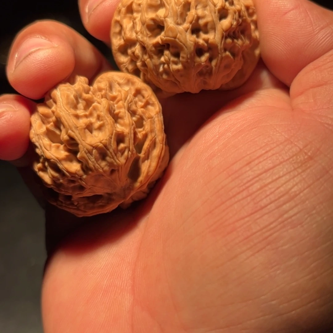 【闪购商品】吴****8文玩核桃木制手把件