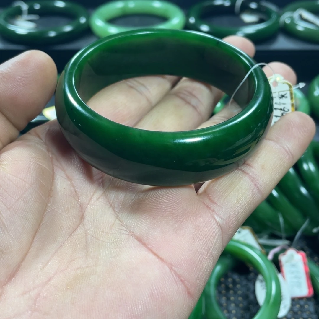 和田玉（碧玉）未镶嵌手镯