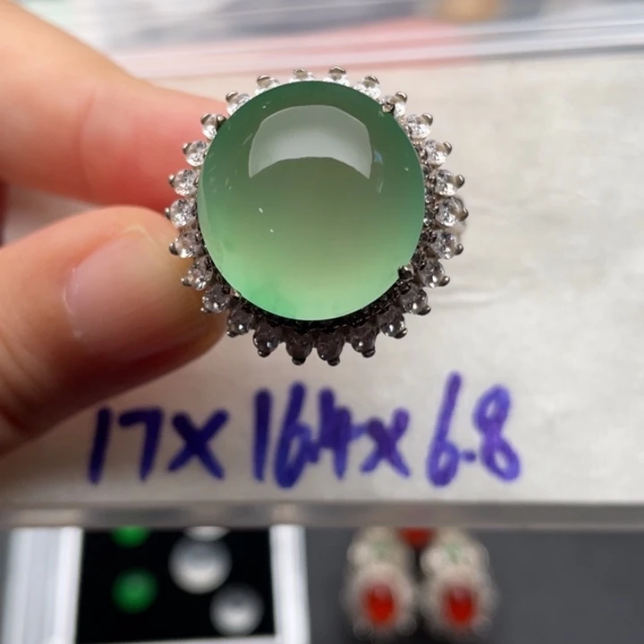 定制翡翠未镶嵌湖水绿蛋面