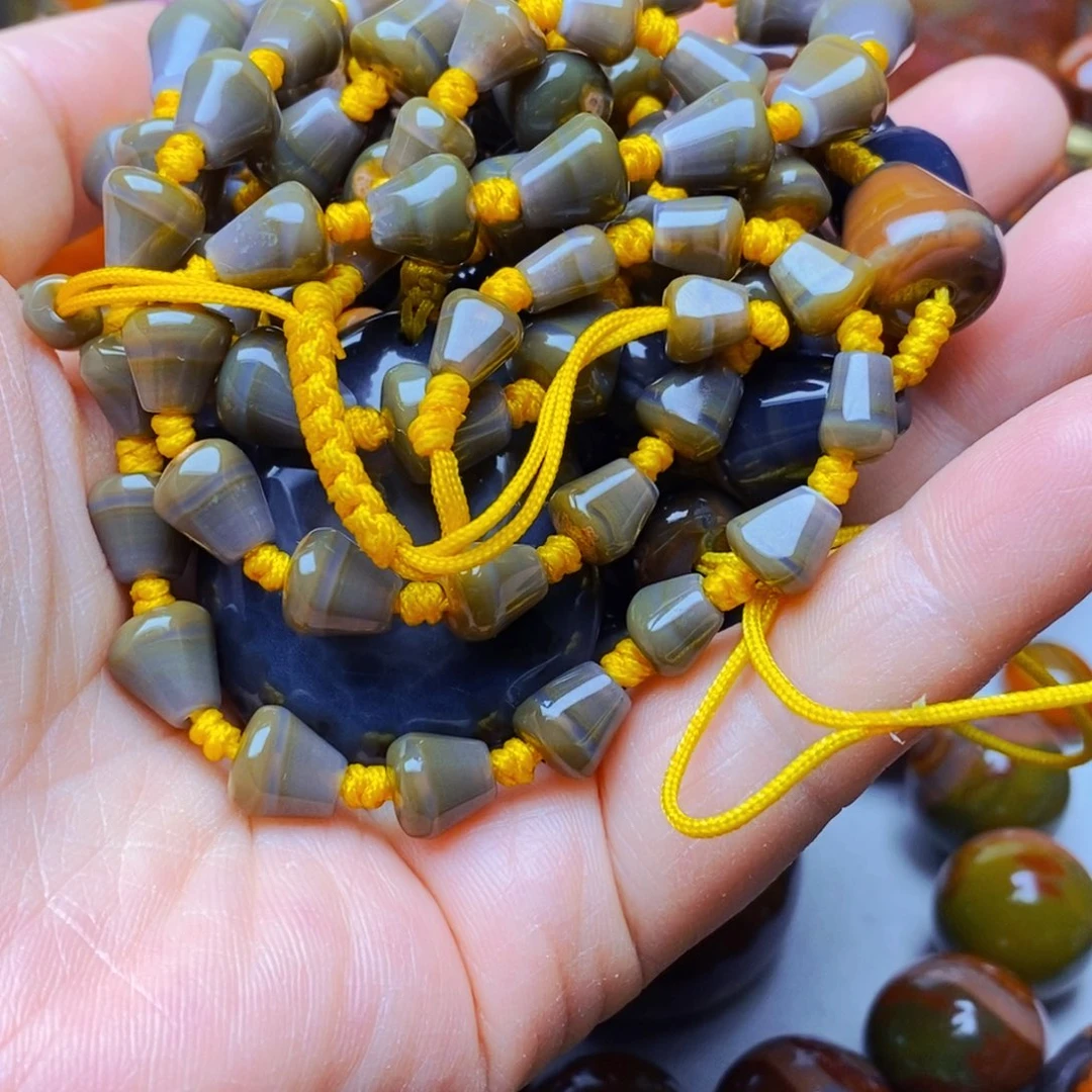 菜***菜玛瑙/玉髓未镶嵌颈饰