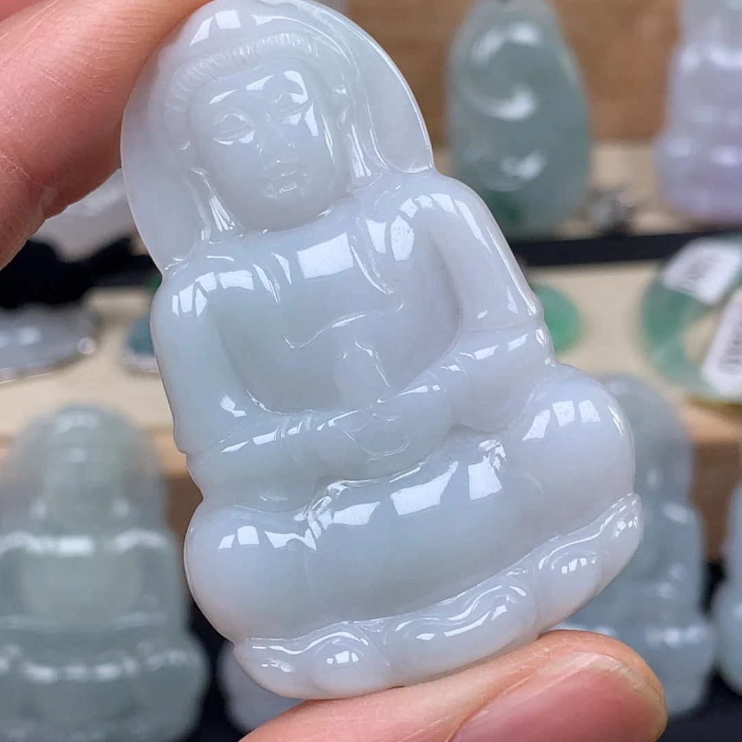 翡翠未镶嵌颈饰观音