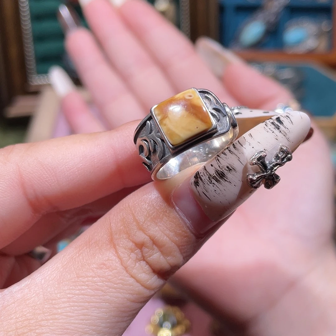 M***a琥珀银S925镶嵌戒指