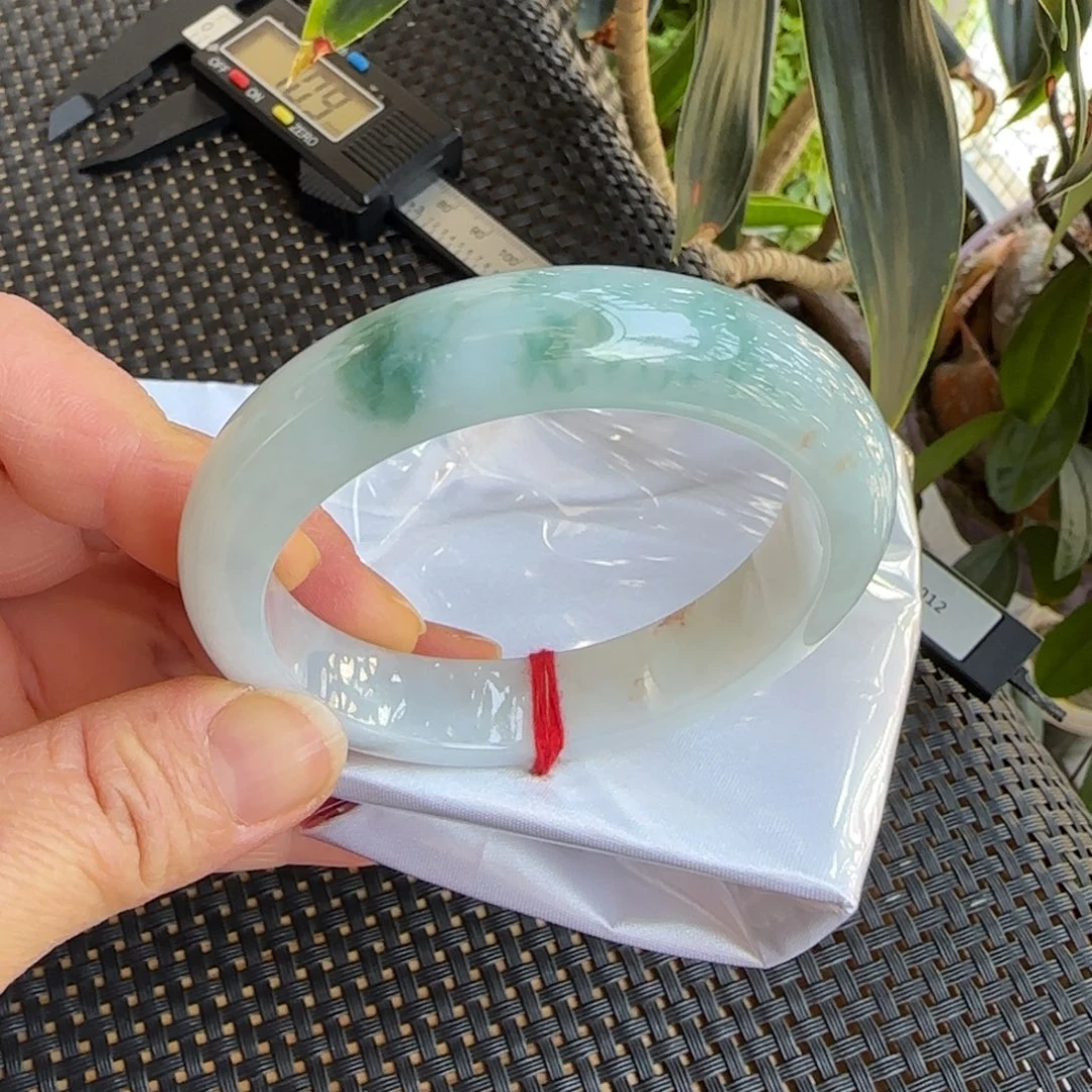 翡翠未镶嵌手镯53.8正圈手镯