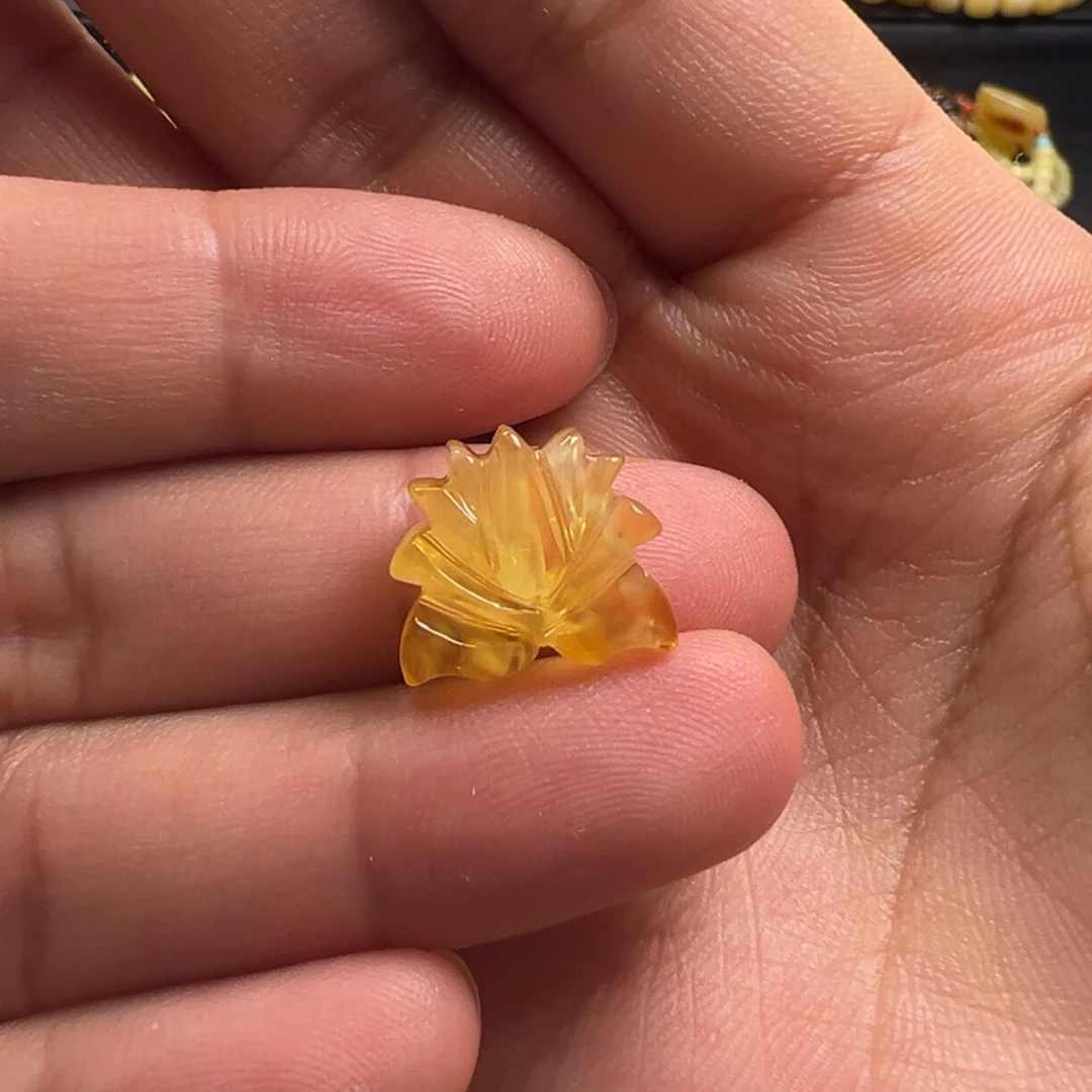 蜜蜡颈饰未镶嵌莲花