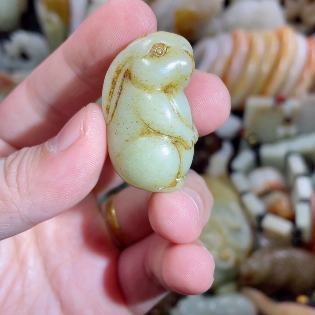 和田玉未镶嵌把件