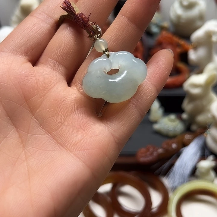 蛇纹石玉吊坠未镶嵌