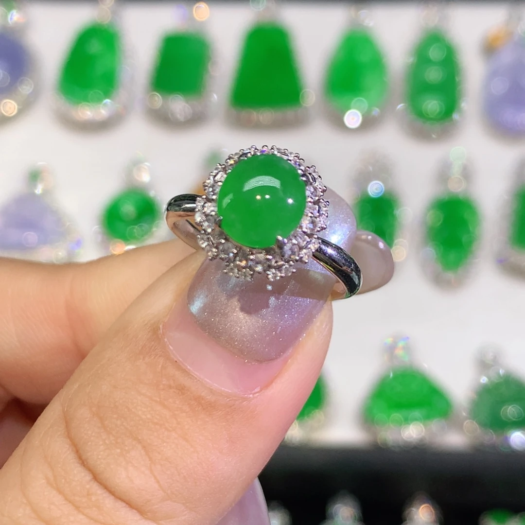 翡翠18K金镶嵌戒指