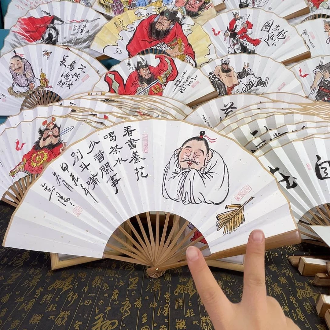 国画手绘折扇一把