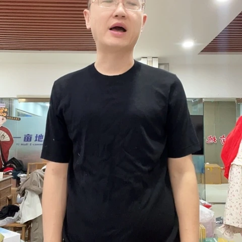三醋酯纤维004男黑针织短袖