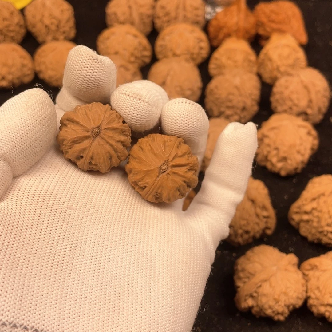 文玩核桃把件秋子