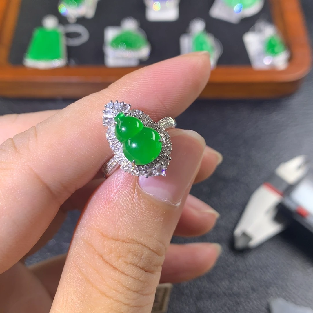 18K金镶嵌戒指翡翠两用款