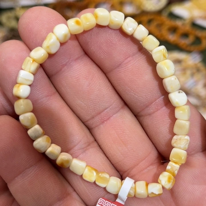 蜜蜡未镶嵌手链微瑕00005.6mm