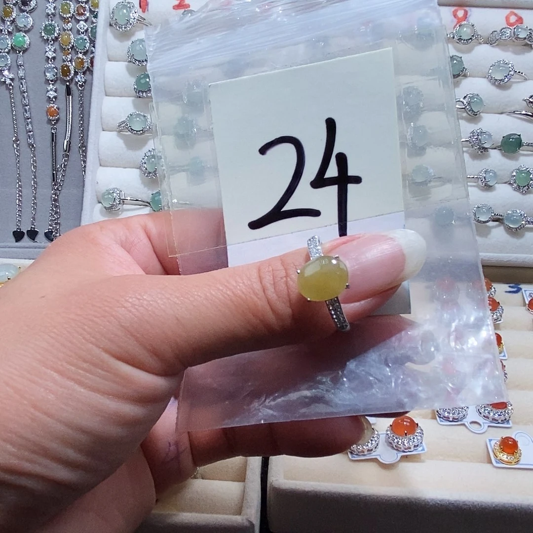 翡翠未镶嵌戒指缅甸