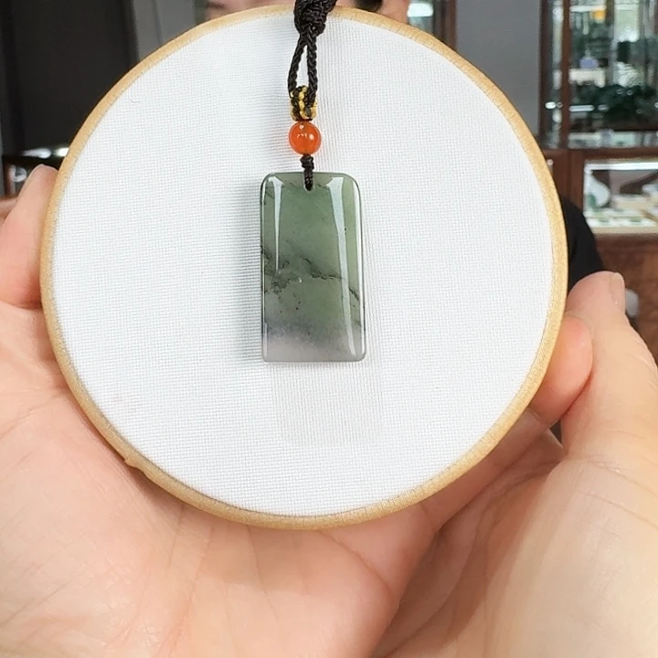 密玉（石英质玉）吊坠合金