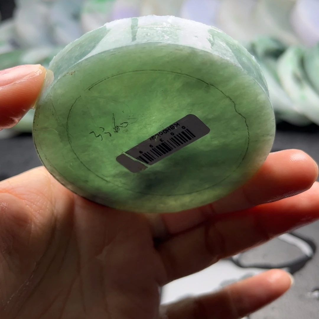 未镶嵌翡翠手镯定制翡翠