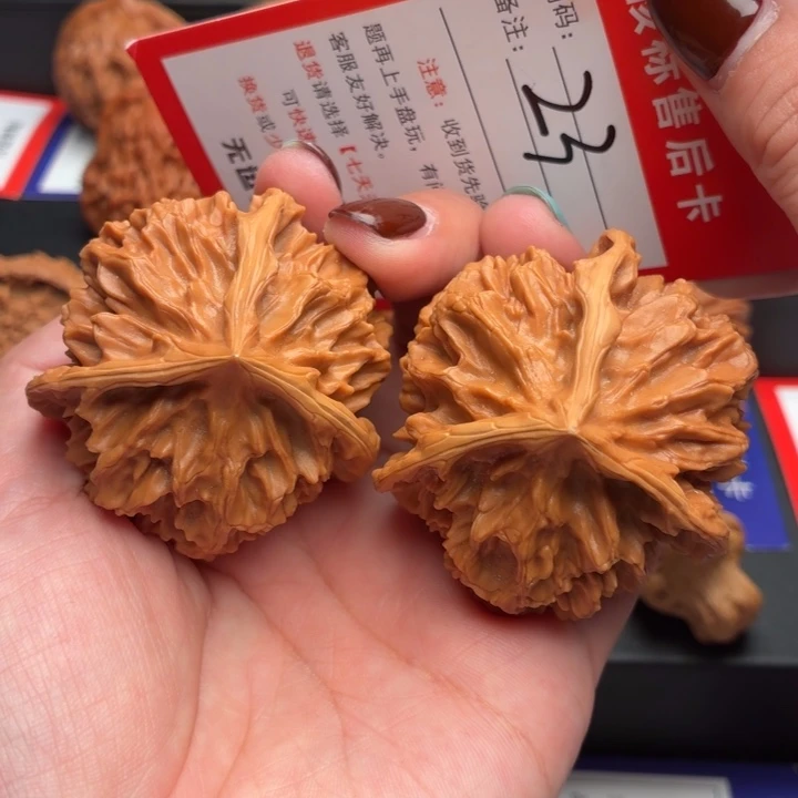 文玩核桃把件49尺三棱