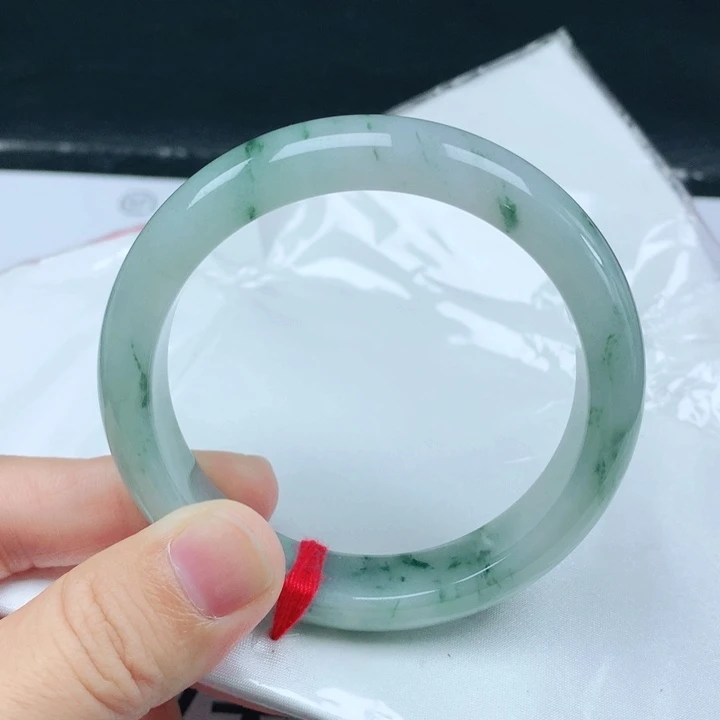 翡翠手镯未镶嵌天然翡翠手镯