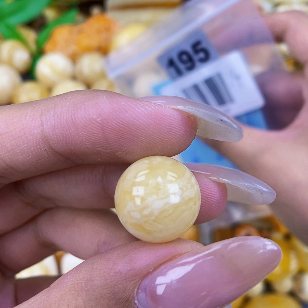 未镶嵌琥珀珠宝奇石14