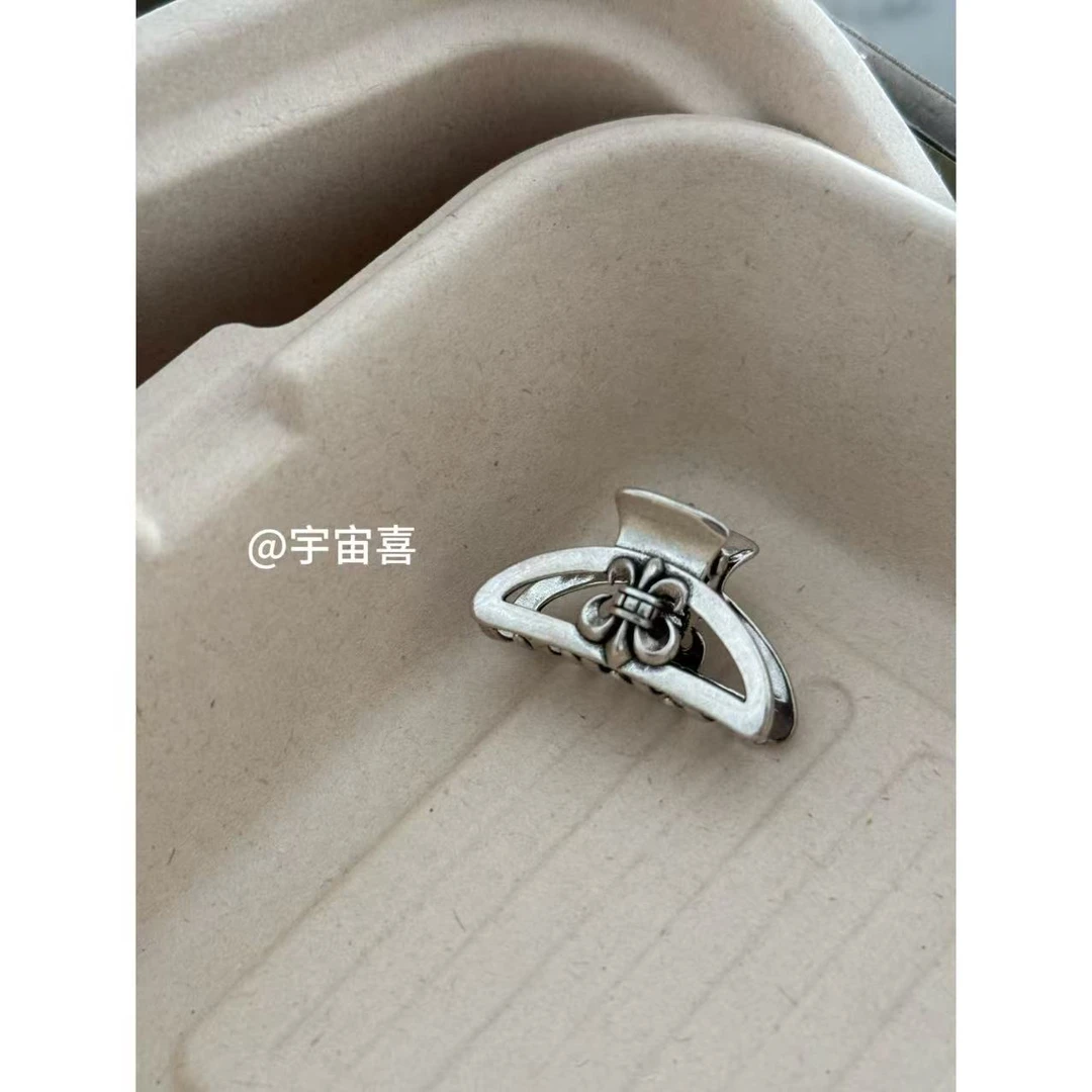 M4-156【镀银小号羊角发抓】单只