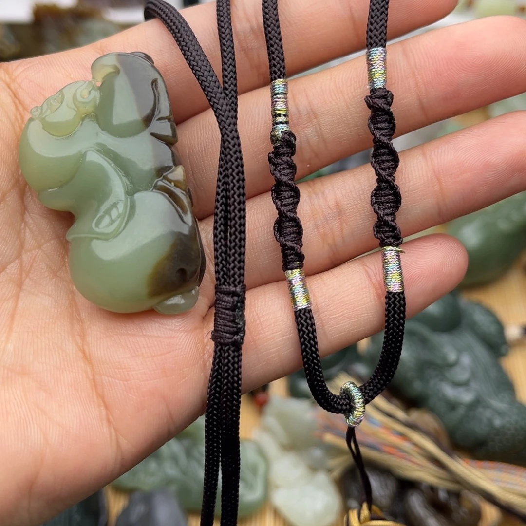 随***玉和田玉未镶嵌挂件